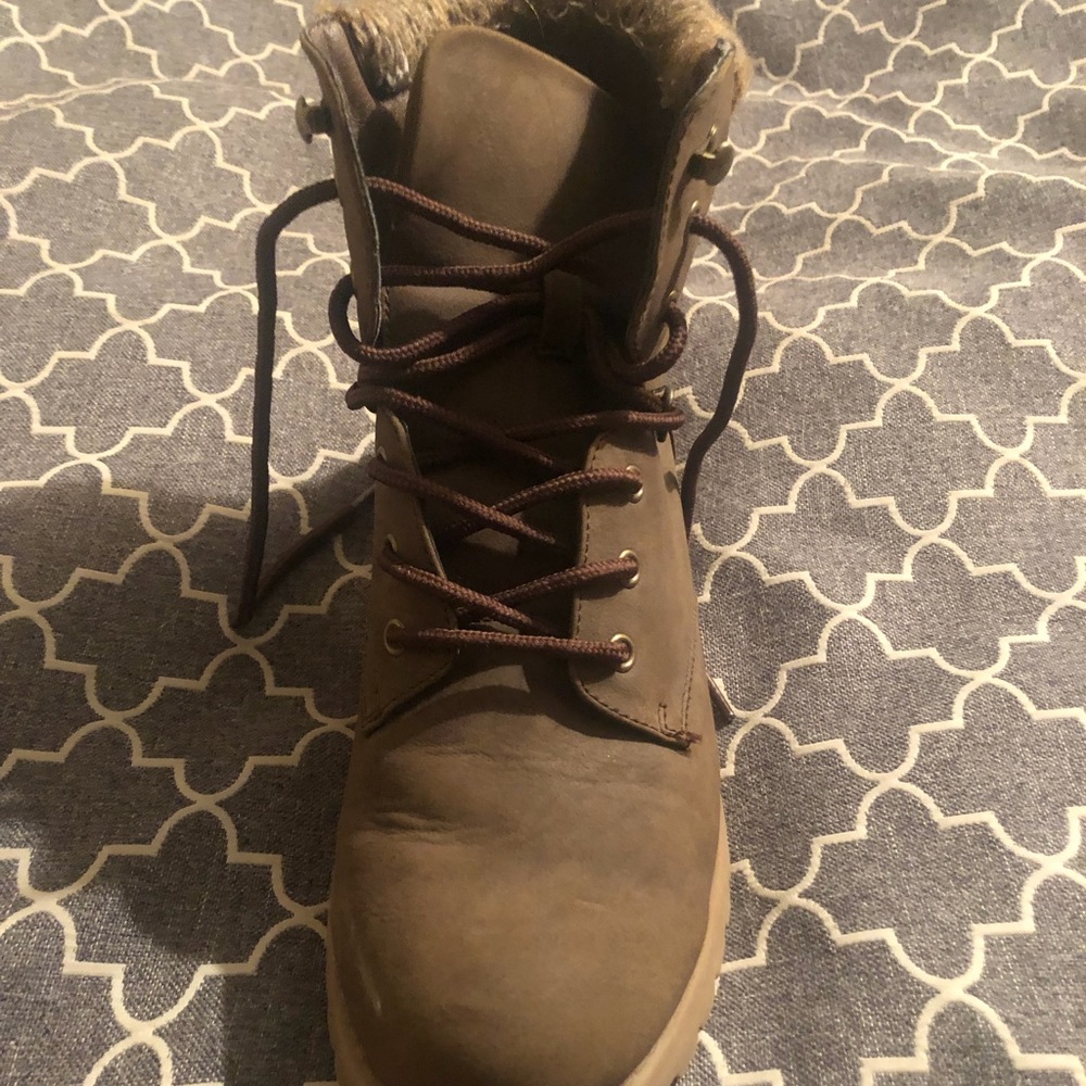Brown Lace Up Combat Boots! Perfect for Fall🍁🍂 - Picture 6 of 6